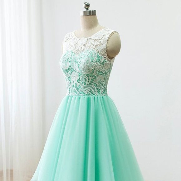 Short Lace Teal Tulle Grad Dress - Picture 2 of 7